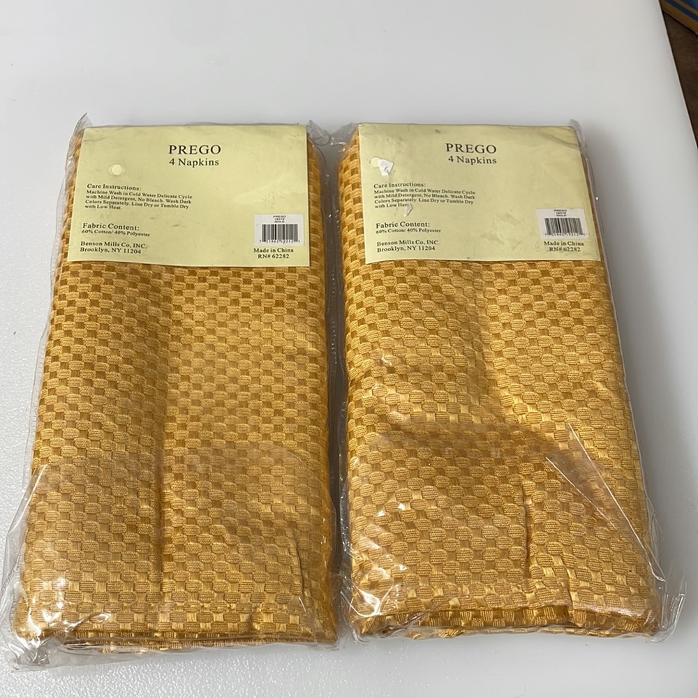 Damask Napkins Prego 2 / 4 packs Napkins Benson Mills 18" X 18" New